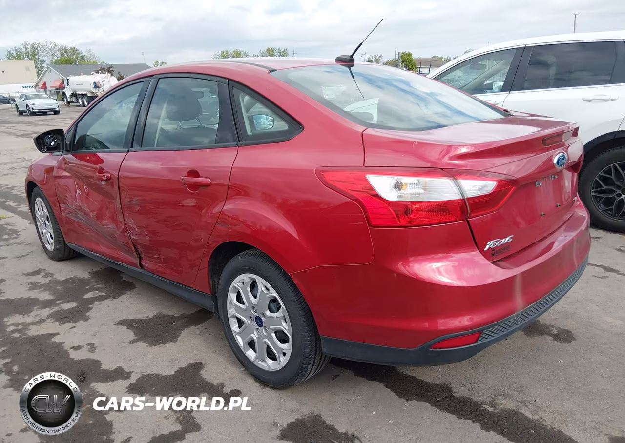 2012 Ford Focus Se VIN:1FAHP3F26CL328461 - 3