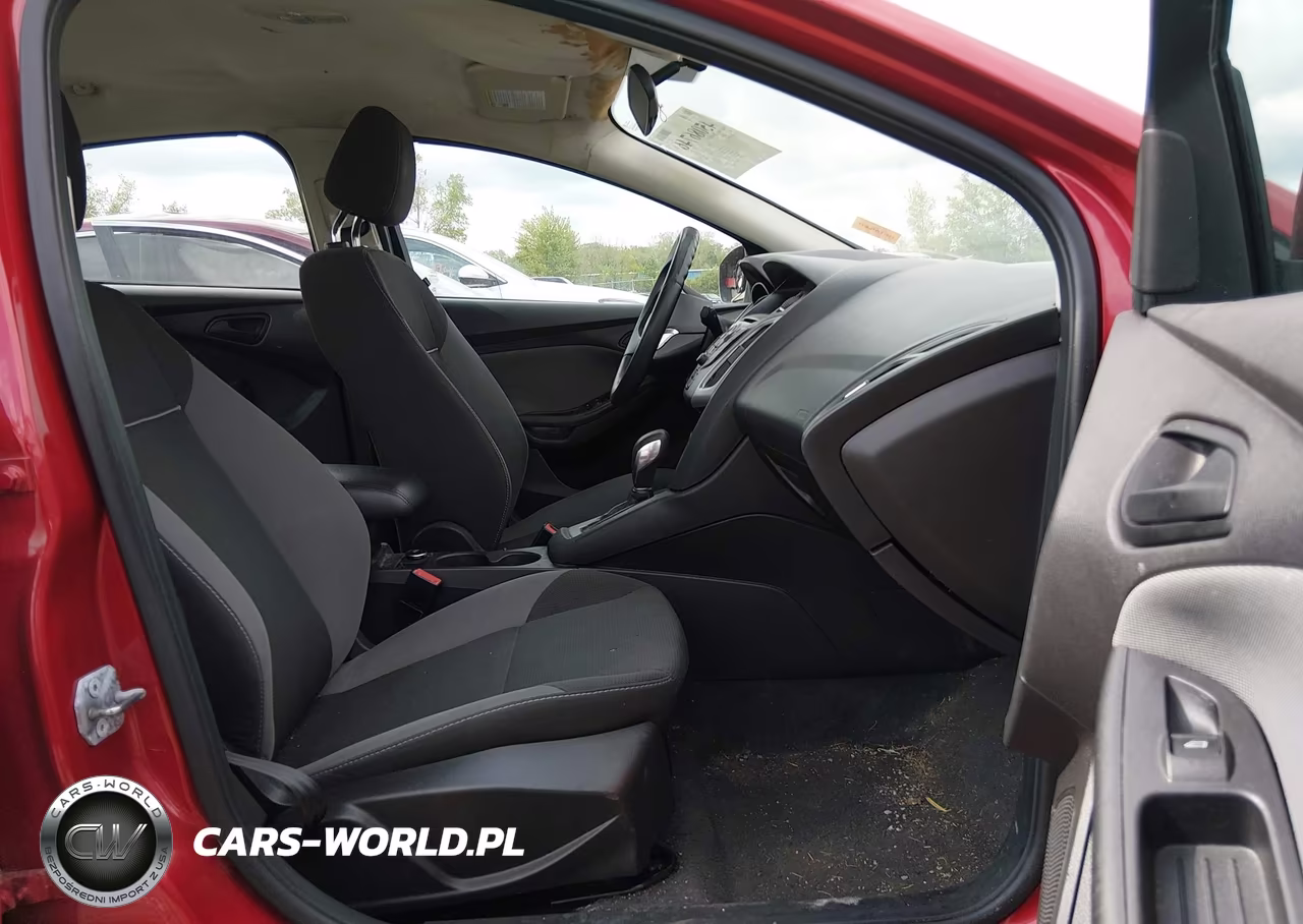 2012 Ford Focus Se VIN:1FAHP3F26CL328461 - 5