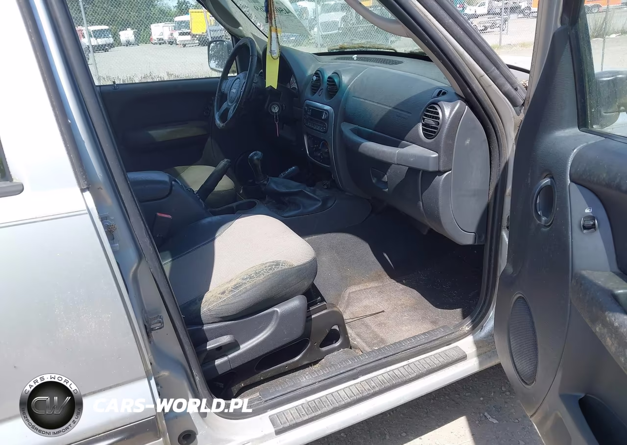 2004 Jeep Liberty Sport VIN:1J4GL48K64W171755 - 5