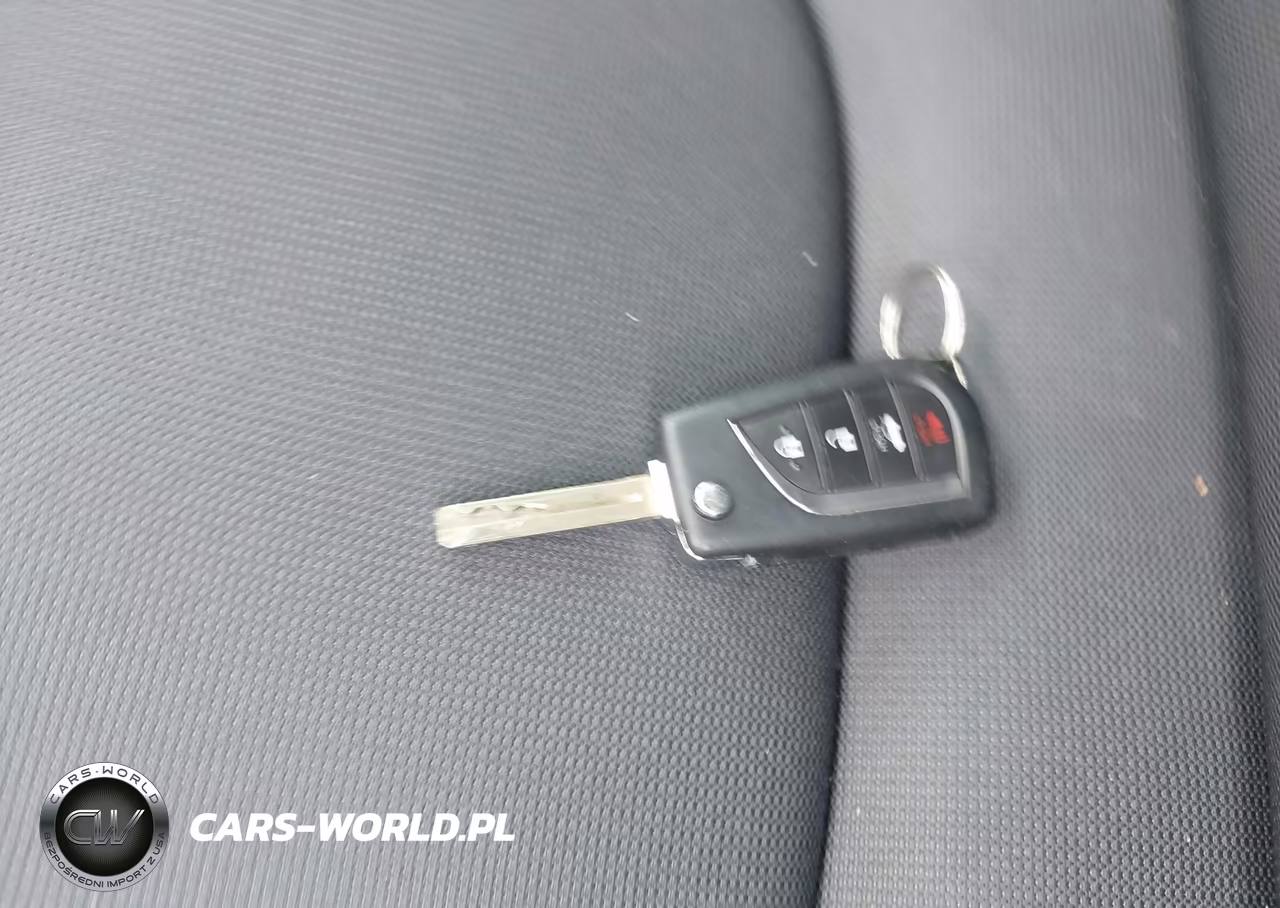 2022 Toyota Corolla Le VIN:JTDEPMAE3N3006464 - 11