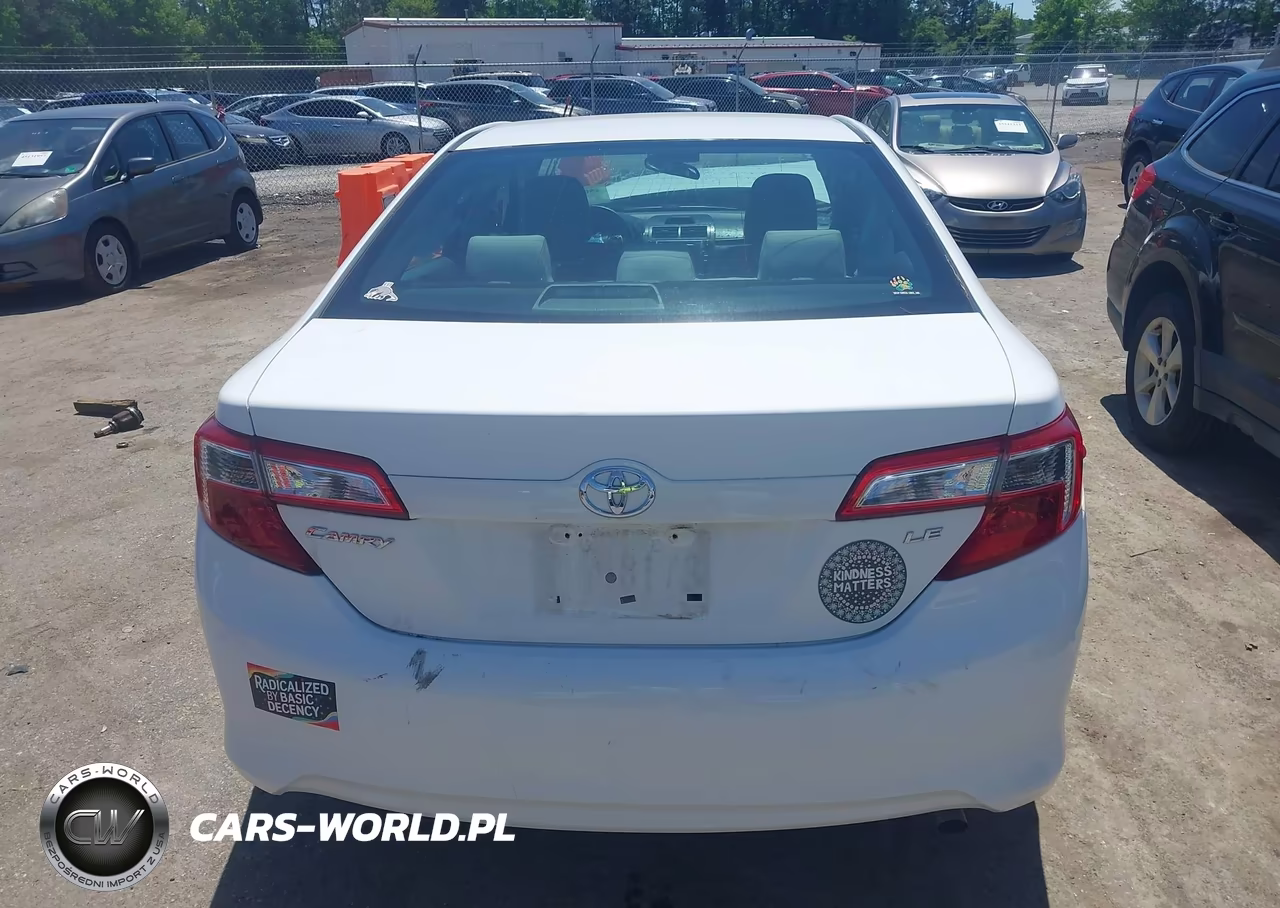 2014 Toyota Camry Le VIN:4T4BF1FK9ER339945 - 16