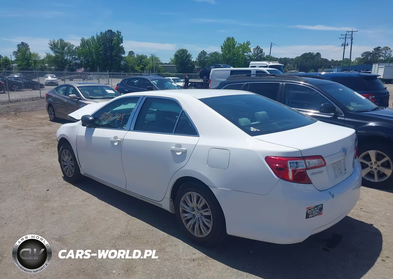 2014 Toyota Camry Le VIN:4T4BF1FK9ER339945 - 3