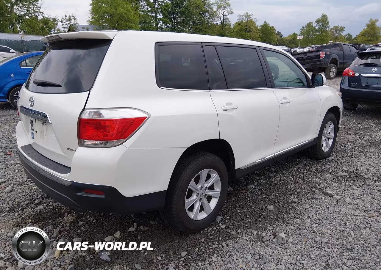 2013 Toyota Highlander Base V6 VIN:5TDBK3EH5DS269603 - 4