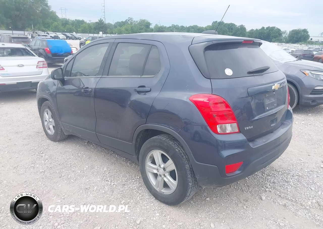 2019 Chevrolet Trax Ls VIN:3GNCJKSB7KL286155 - 3