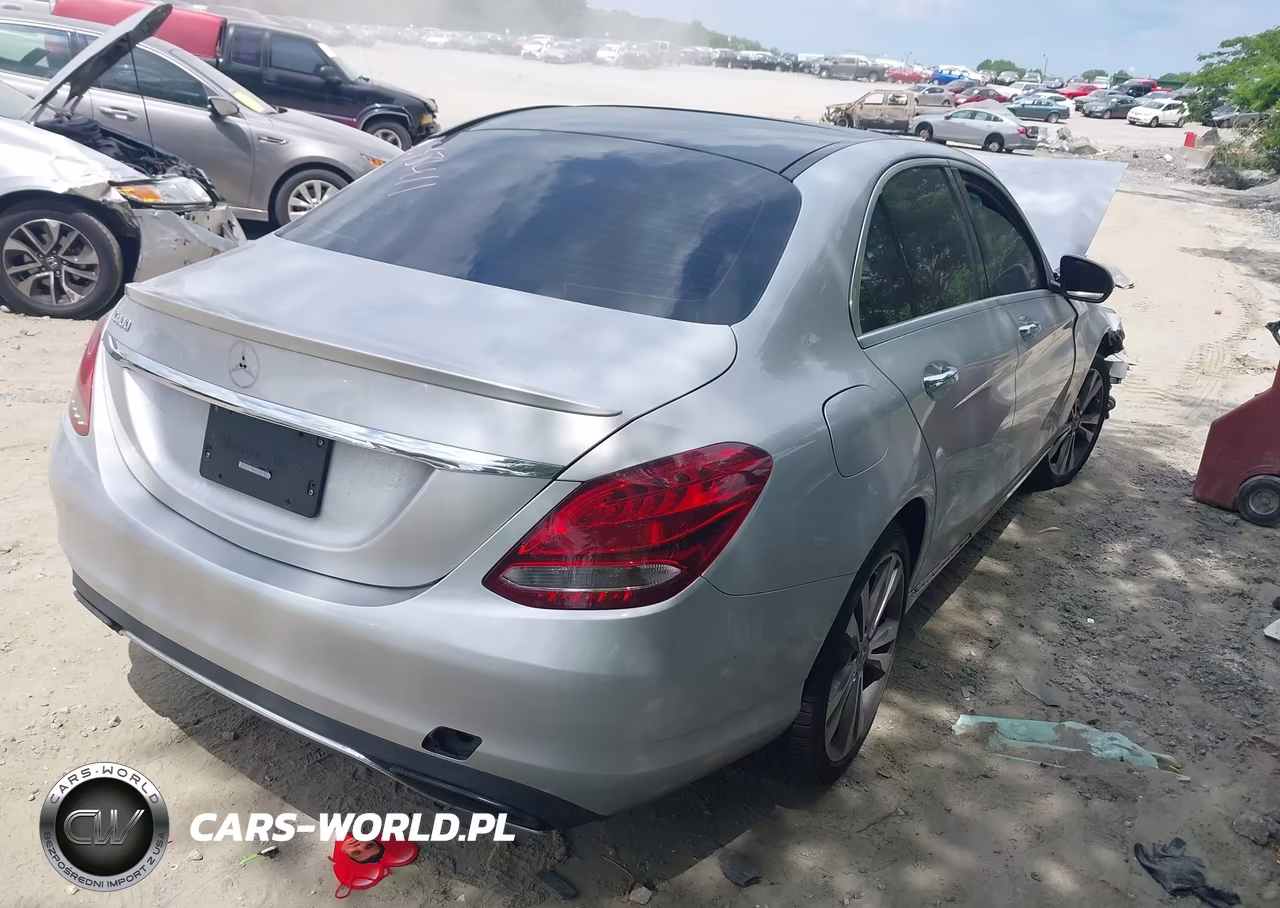 2018 Mercedes-Benz C 300 VIN:55SWF4JB2JU258411 - 4