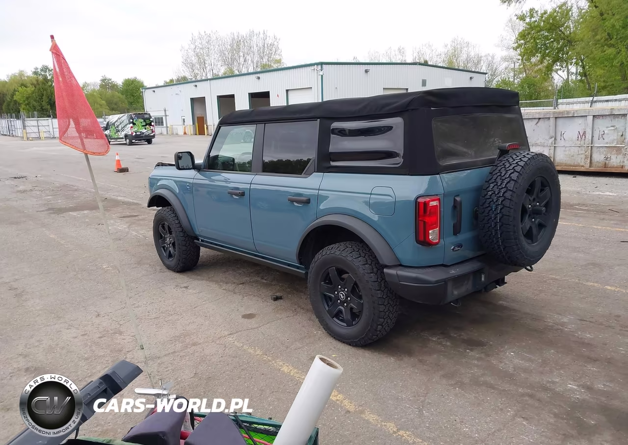 2021 Ford Bronco Black Diamond VIN:1FMEE5BP0MLA68829 - 3