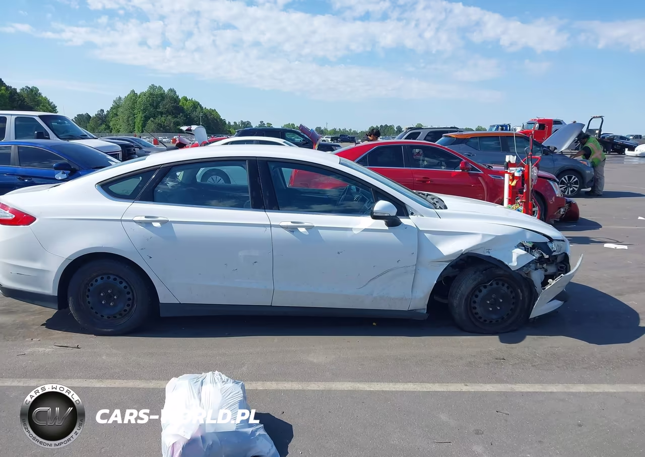 2014 Ford Fusion S VIN:3FA6P0G75ER338600 - 13