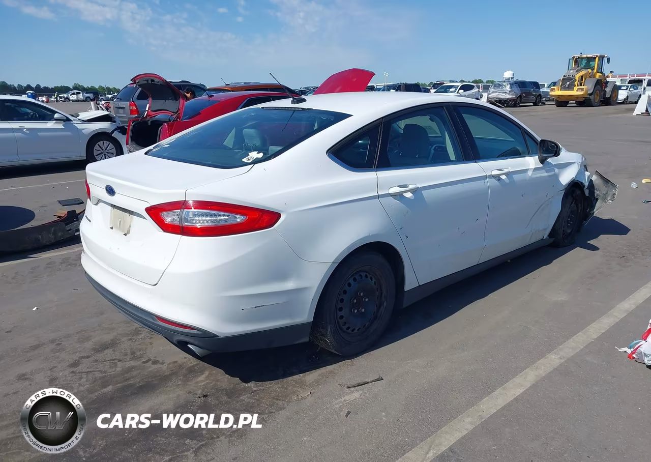 2014 Ford Fusion S VIN:3FA6P0G75ER338600 - 4
