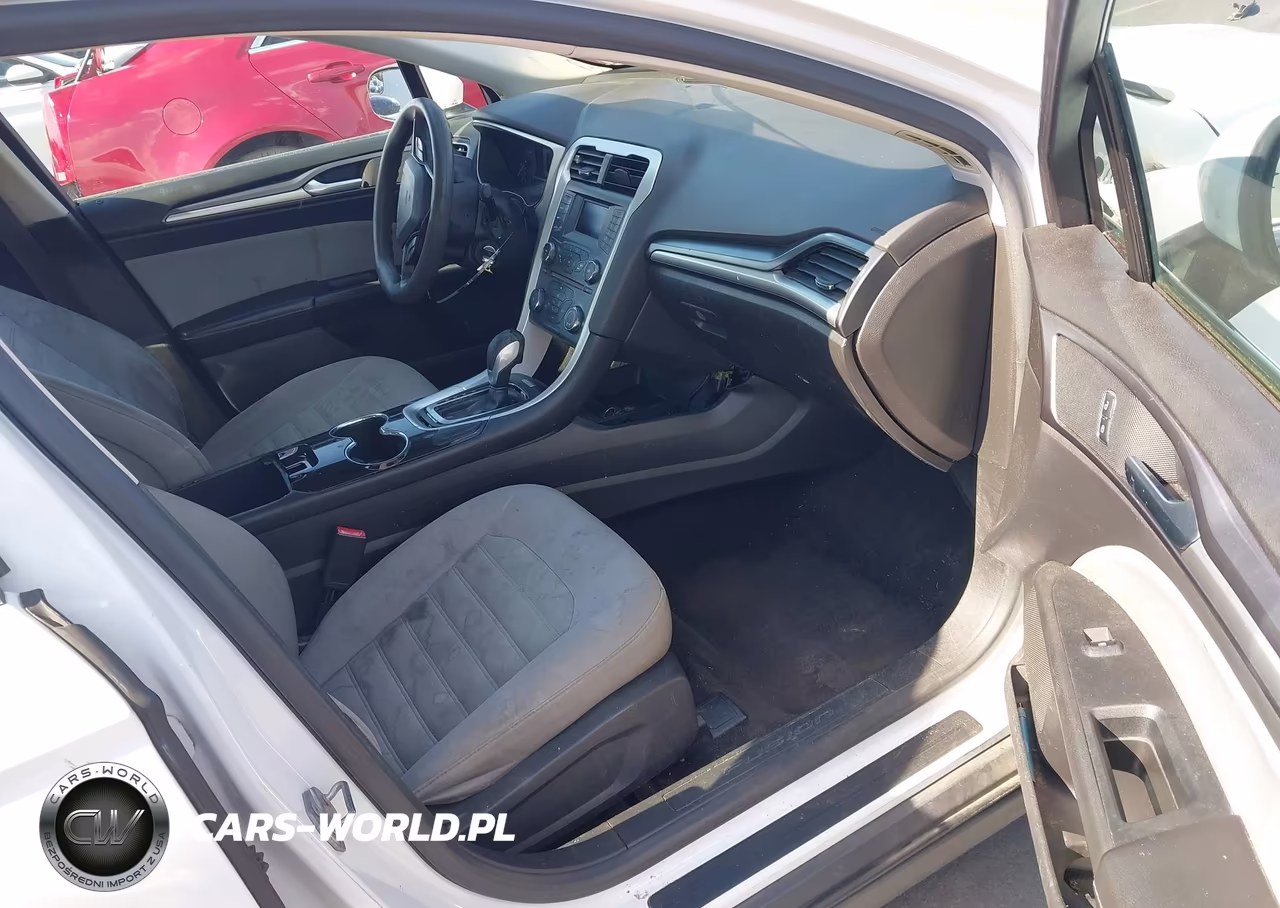 2014 Ford Fusion S VIN:3FA6P0G75ER338600 - 5