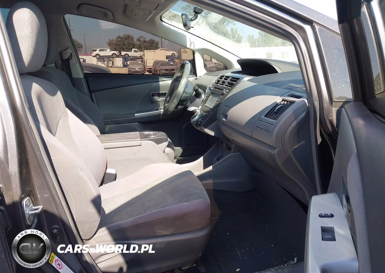 2014 Toyota Prius V Two VIN:JTDZN3EU7E3295934 - 5