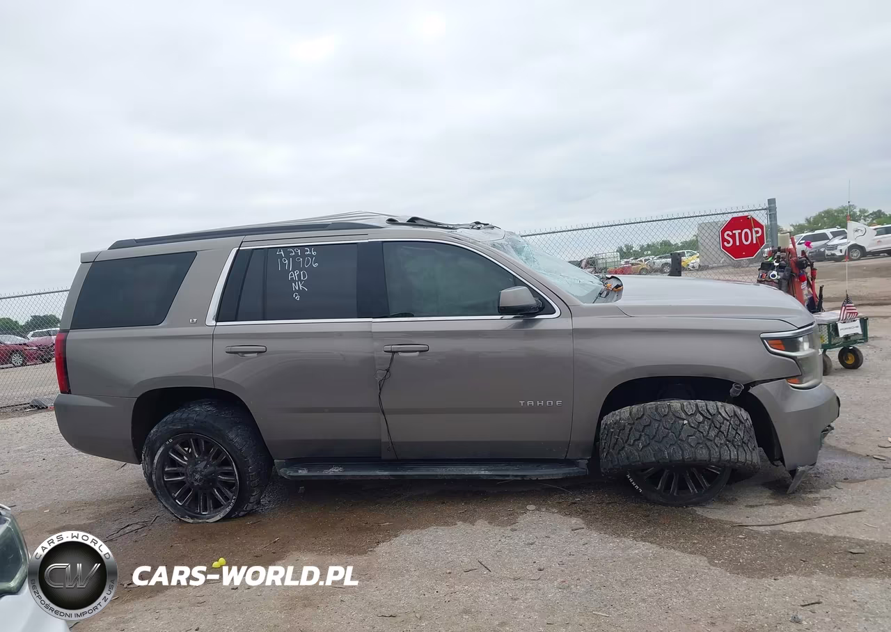 2018 Chevrolet Tahoe Lt VIN:1GNSKBKC8JR325814 - 12