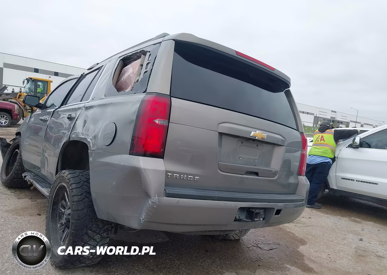 2018 Chevrolet Tahoe Lt VIN:1GNSKBKC8JR325814 - 3