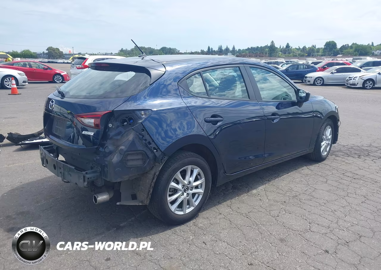 2018 Mazda Mazda3 Sport VIN:3MZBN1K72JM191359 - 4