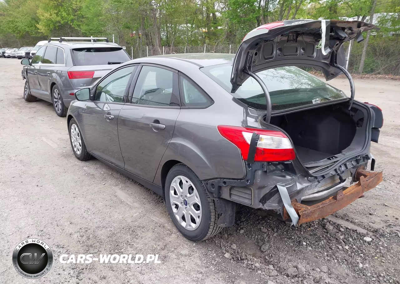 2012 Ford Focus Se VIN:1FAHP3F20CL359771 - 3