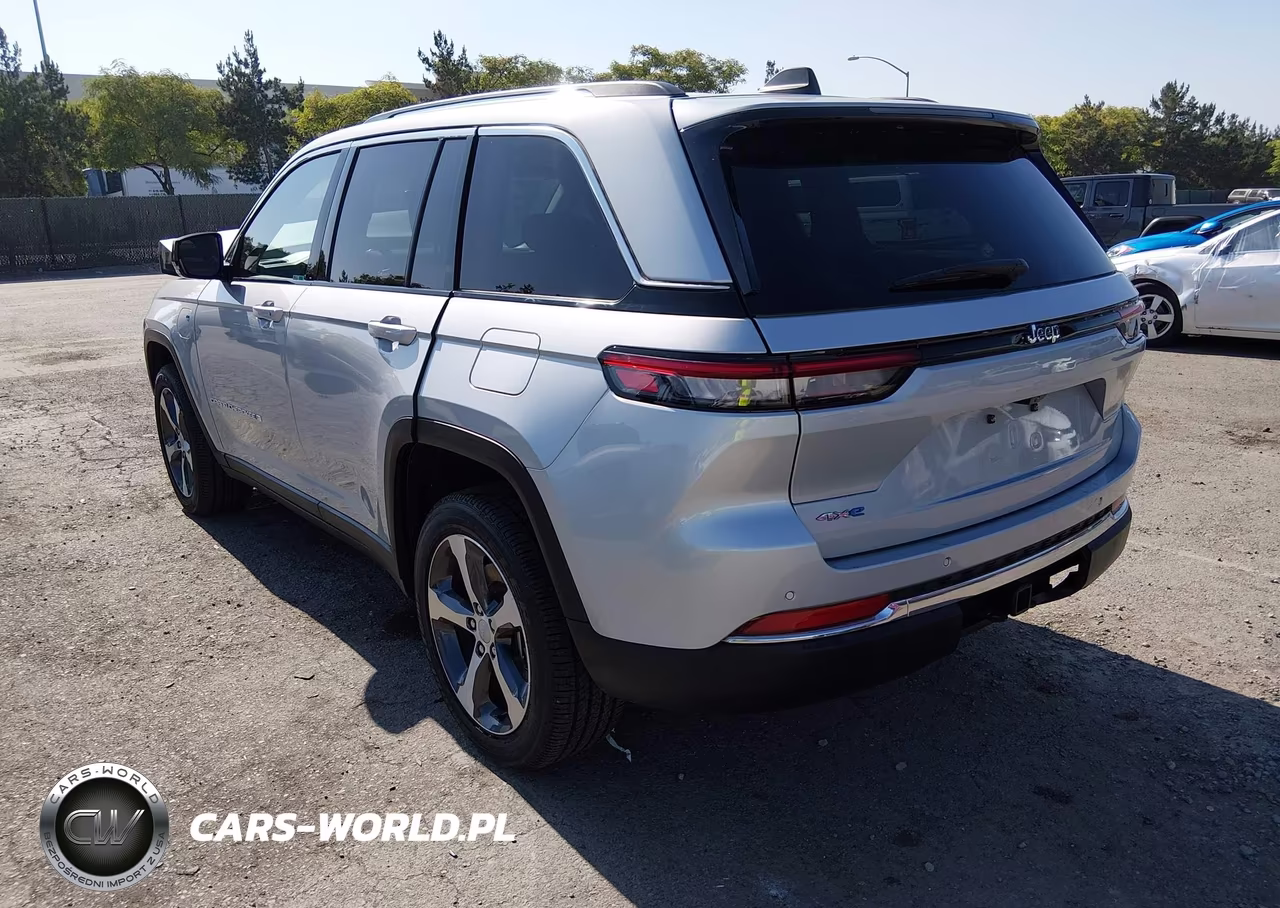 2023 Jeep Grand Cherokee 4Xe VIN:1C4RJYB62PC670811 - 3