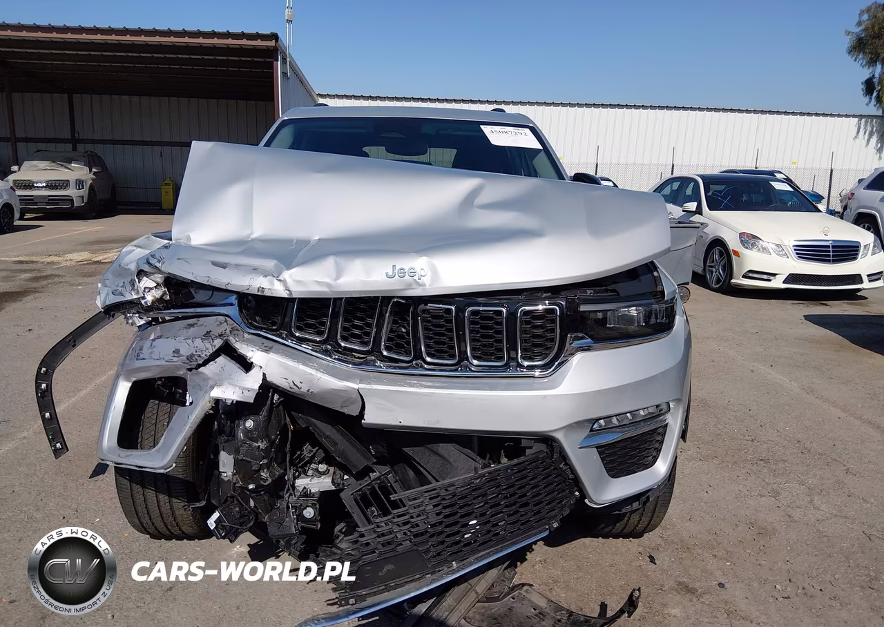 2023 Jeep Grand Cherokee 4Xe VIN:1C4RJYB62PC670811 - 6