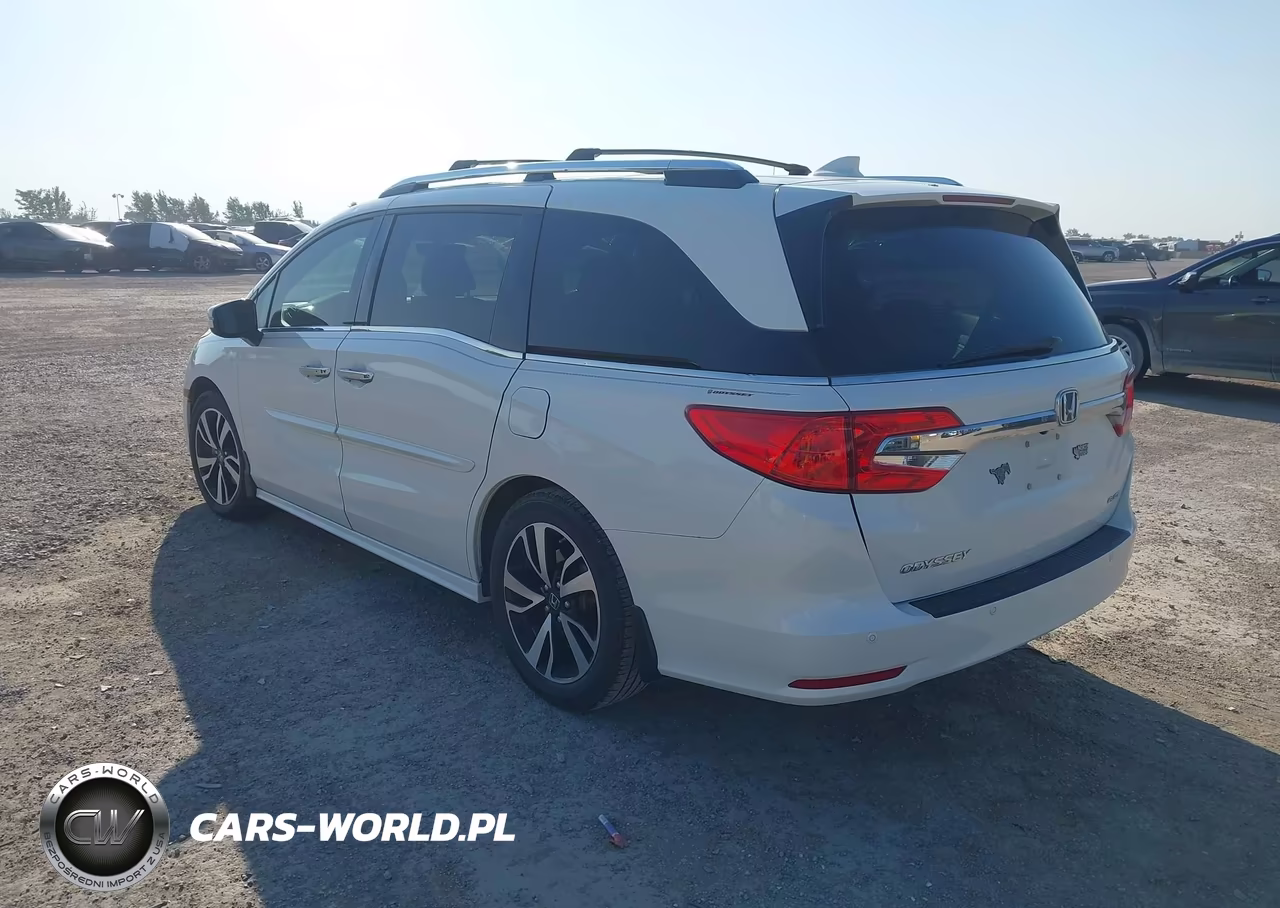 2018 Honda Odyssey Elite VIN:5FNRL6H94JB087098 - 3