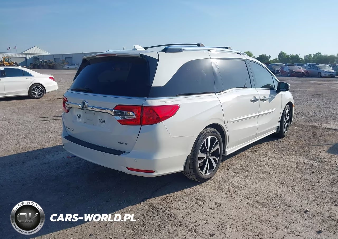 2018 Honda Odyssey Elite VIN:5FNRL6H94JB087098 - 4