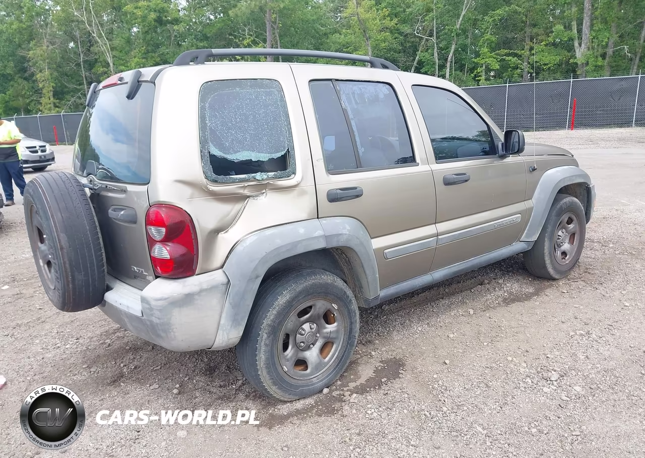 2005 Jeep Liberty Sport VIN:1J4GL48K95W665819 - 4