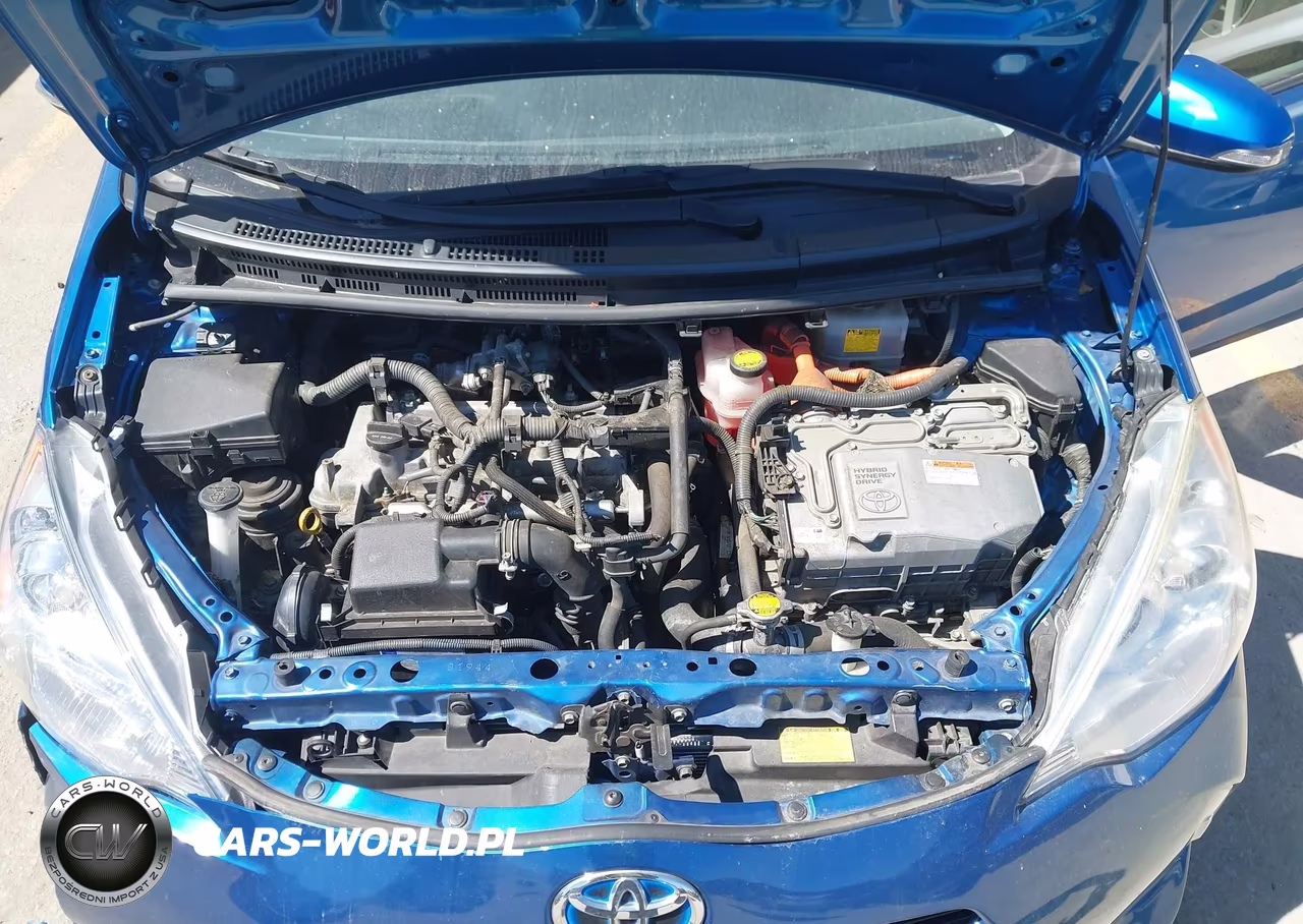 2013 Toyota Prius C One VIN:JTDKDTB35D1535153 - 10