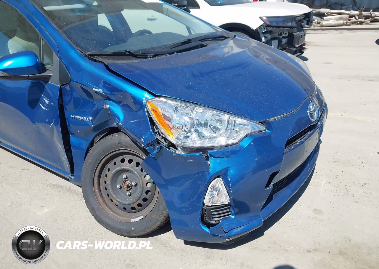 2013 Toyota Prius C One VIN:JTDKDTB35D1535153 - 6