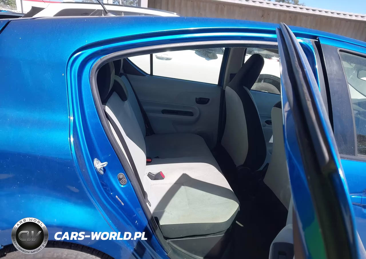 2013 Toyota Prius C One VIN:JTDKDTB35D1535153 - 8