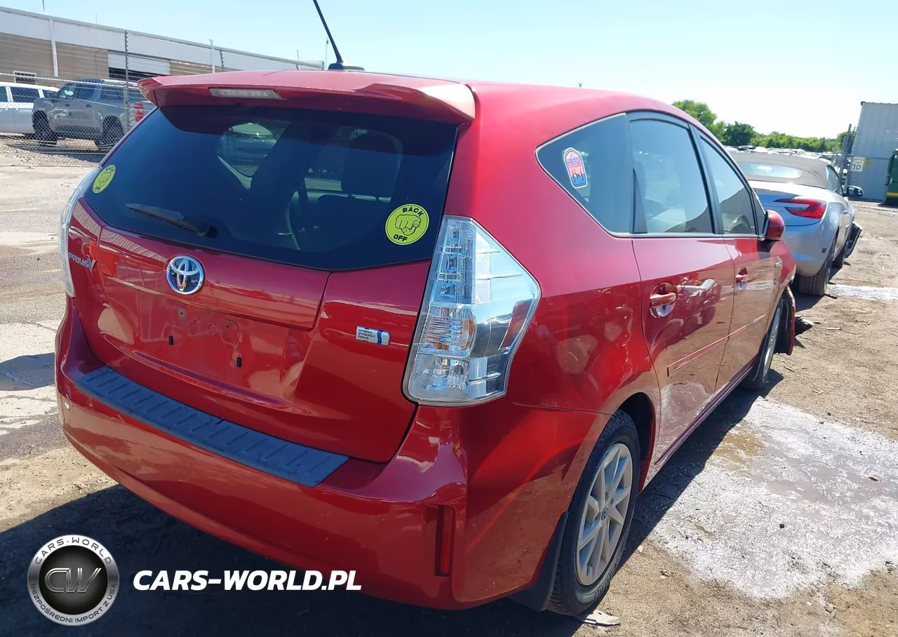 2013 Toyota Prius V Three VIN:JTDZN3EUXD3228923 - 4