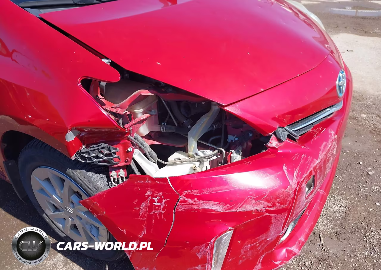 2013 Toyota Prius V Three VIN:JTDZN3EUXD3228923 - 6