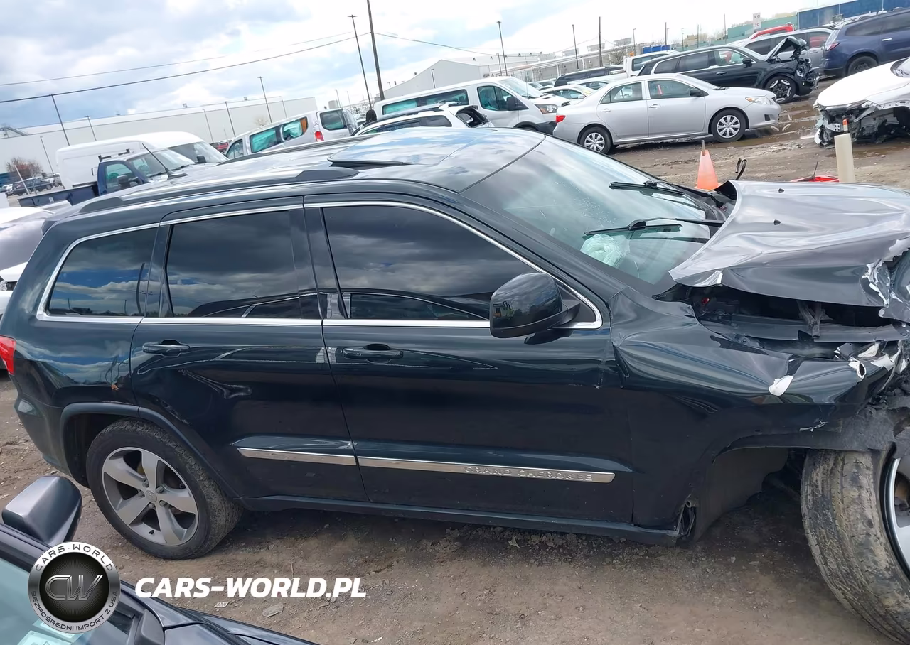 2013 Jeep Grand Cherokee Laredo VIN:1C4RJFAG6DC587277 - 13