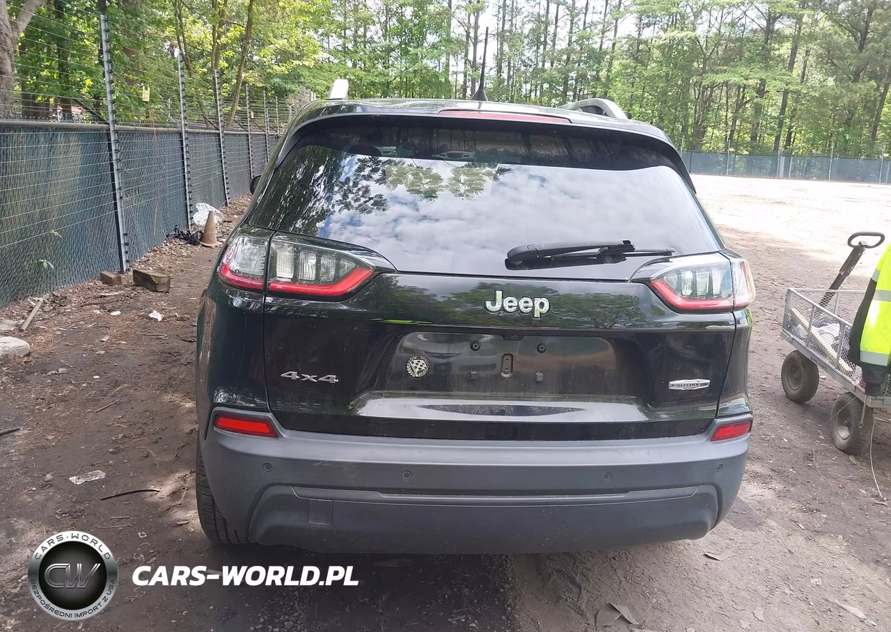 2020 Jeep Cherokee Latitude Plus 4X4 VIN:1C4PJMLB6LD609462 - 17