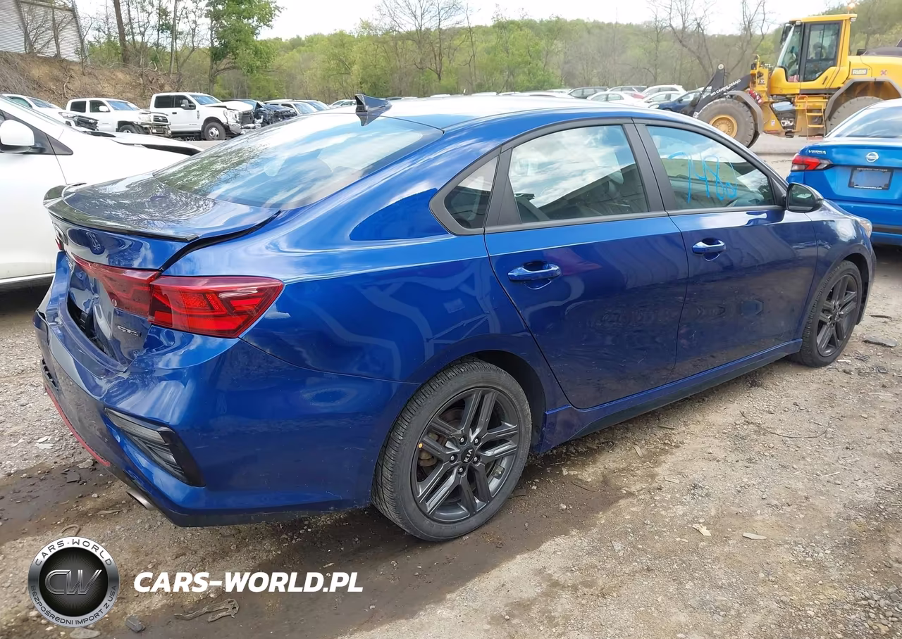 2021 Kia Forte Gt-Line VIN:3KPF34AD7ME424069 - 4