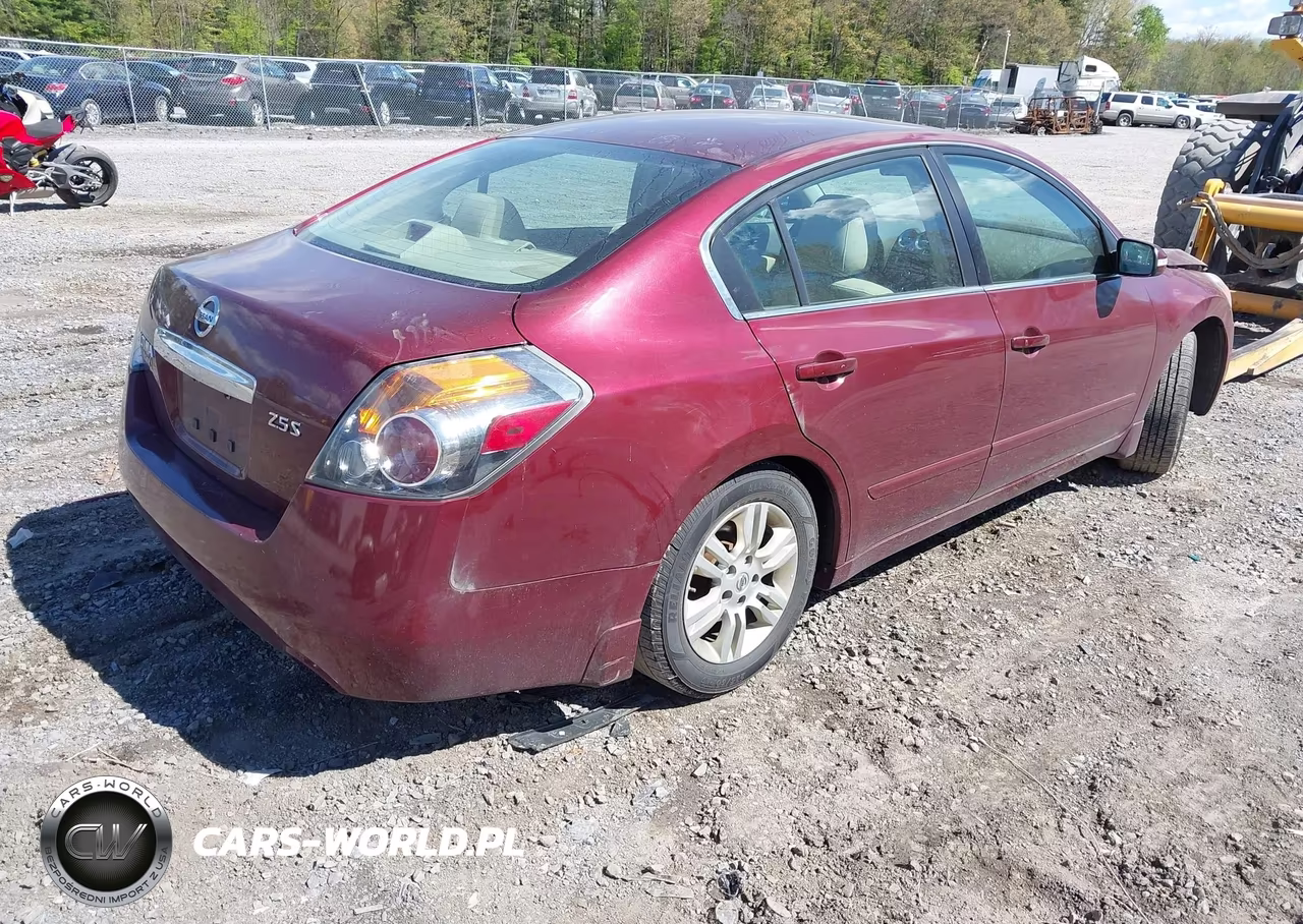 2011 Nissan Altima 2.5 S VIN:1N4AL2AP0BN439004 - 4