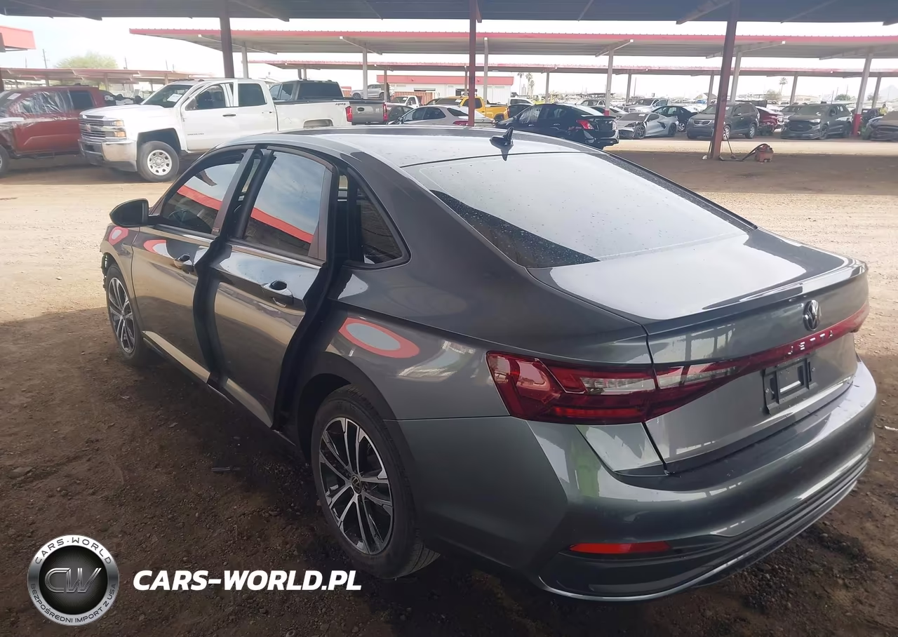 2026 Volkswagen Jetta Sport VIN:3VWBW7BU2TM027568 - 3