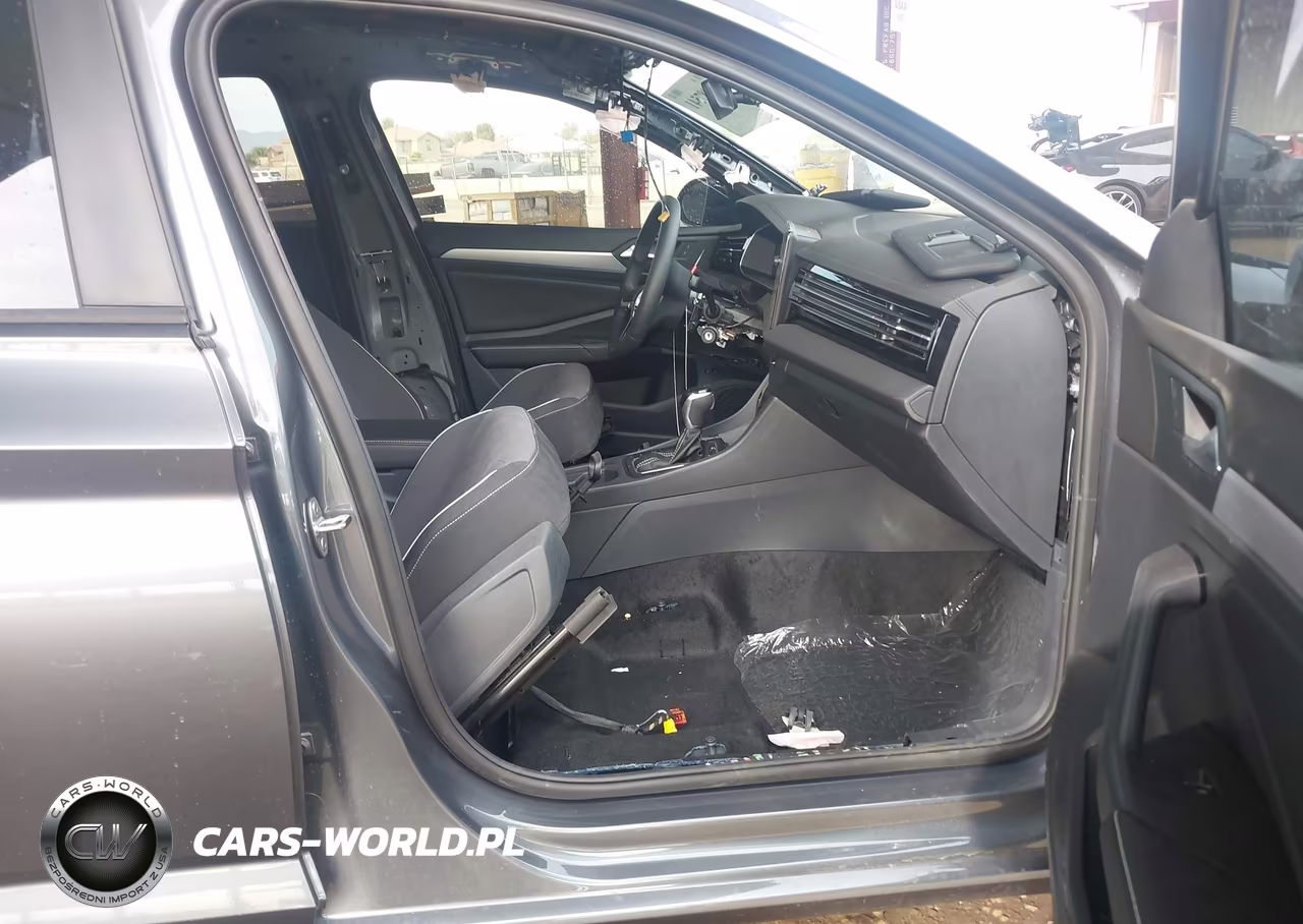 2026 Volkswagen Jetta Sport VIN:3VWBW7BU2TM027568 - 5