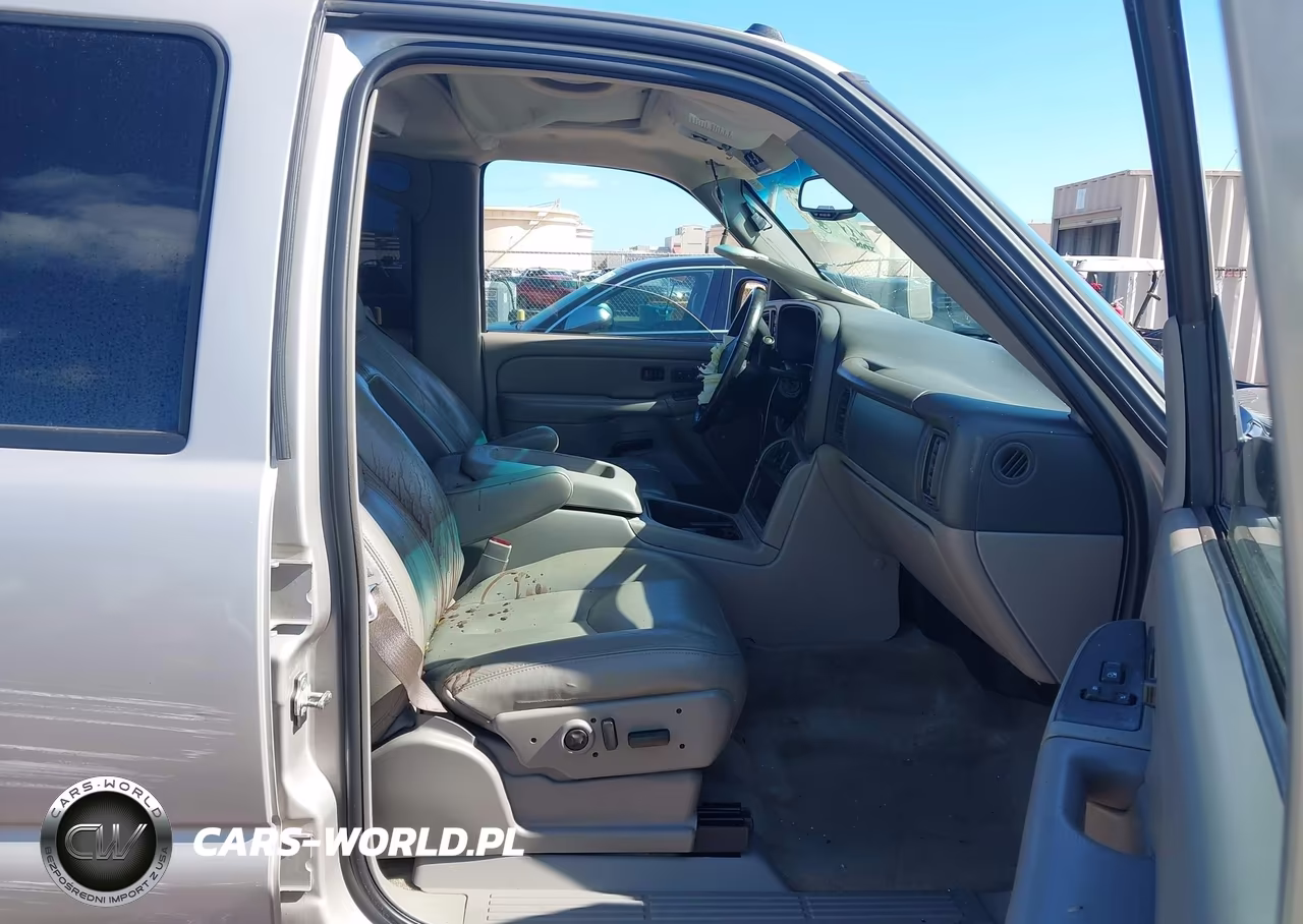 2005 Chevrolet Tahoe Z71 VIN:1GNEK13T45R182632 - 5