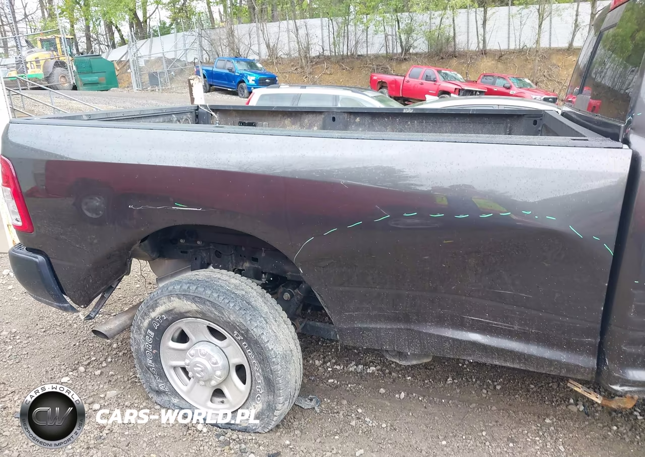 2024 Ram 2500 Tradesman 4X4 8' Box VIN:3C6UR5HJ7RG329179 - 17