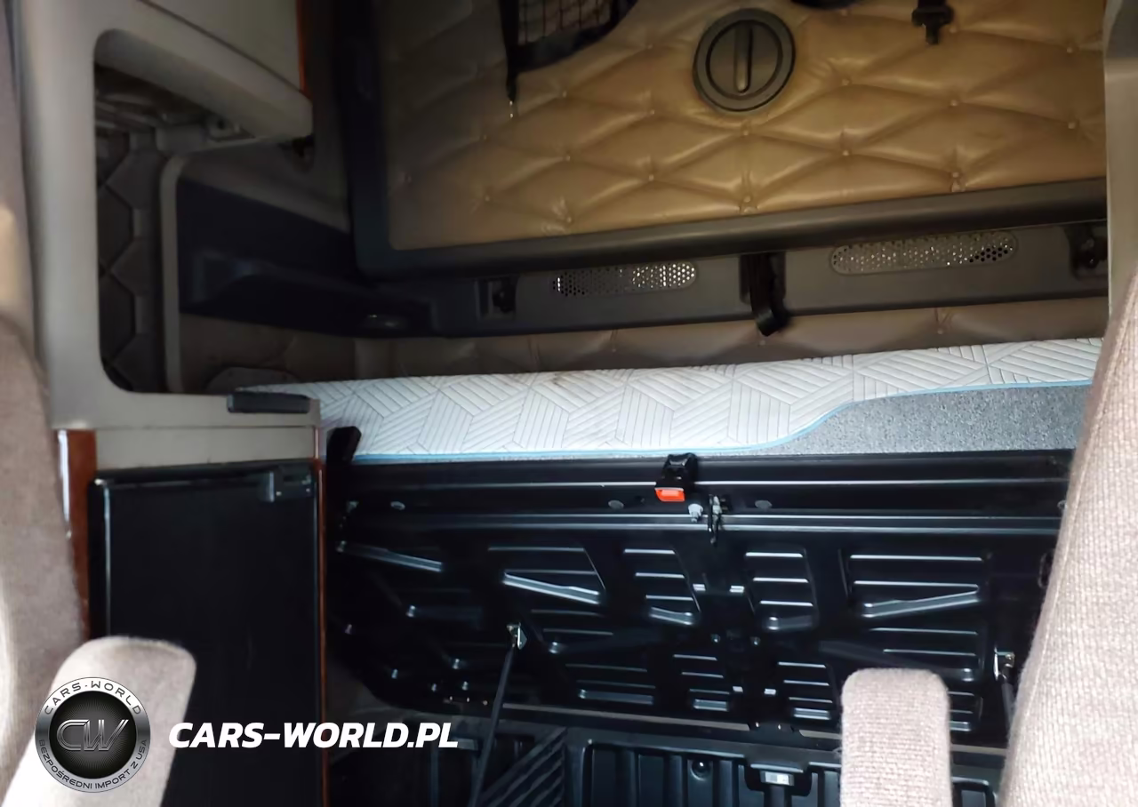 2016 Freightliner Cascadia 125 VIN:3AKJGLD65GSHD1513 - 6
