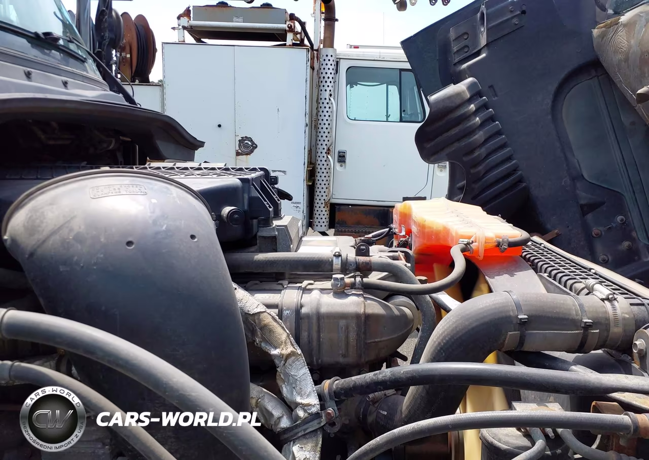2016 Freightliner Cascadia 125 VIN:3AKJGLD65GSHD1513 - 9