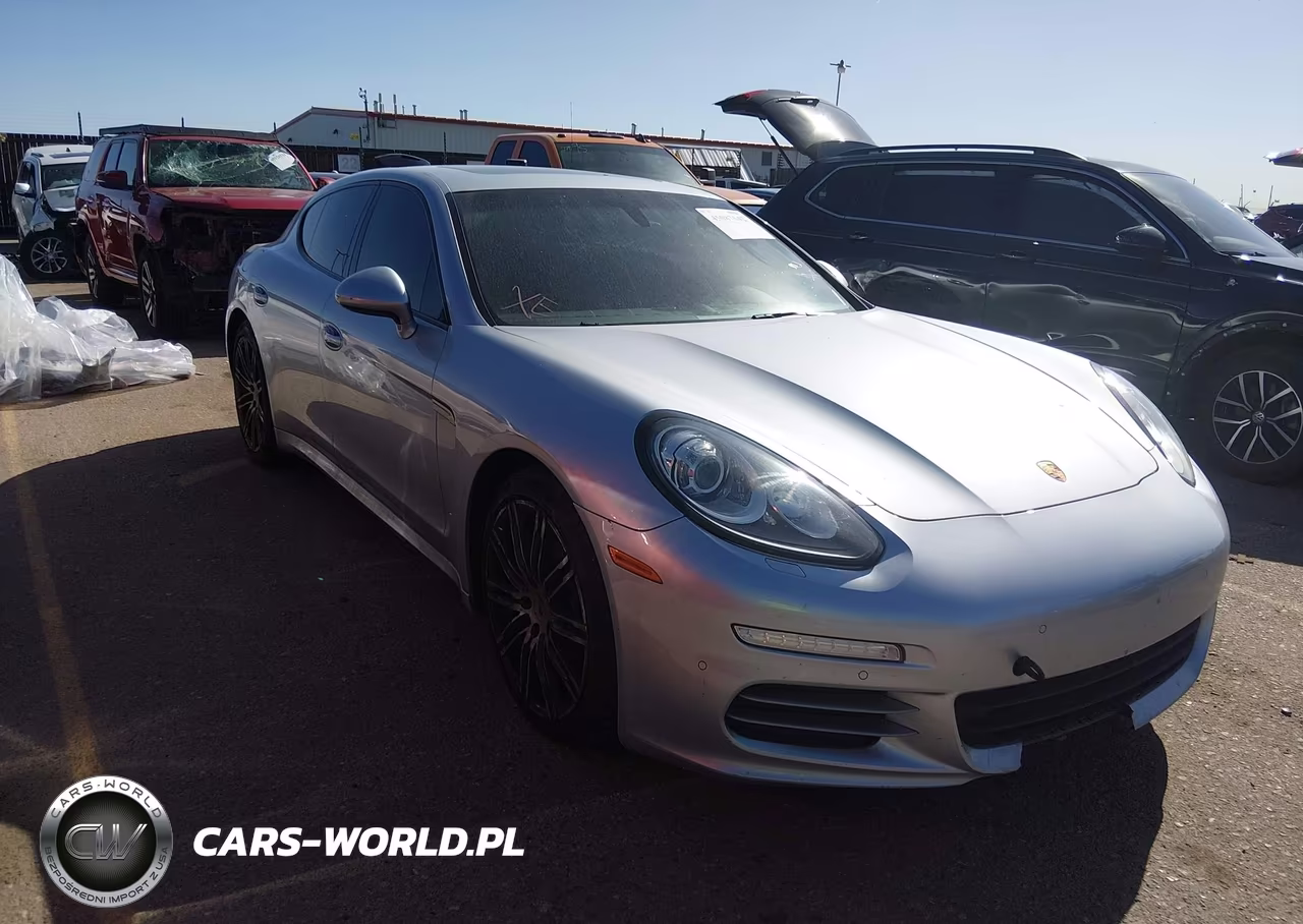 2015 Porsche Panamera 4