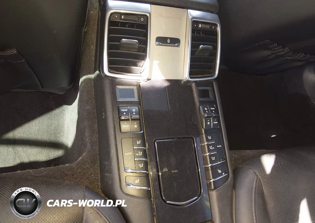 2015 Porsche Panamera 4 VIN:WP0AA2A76FL003310 - 20