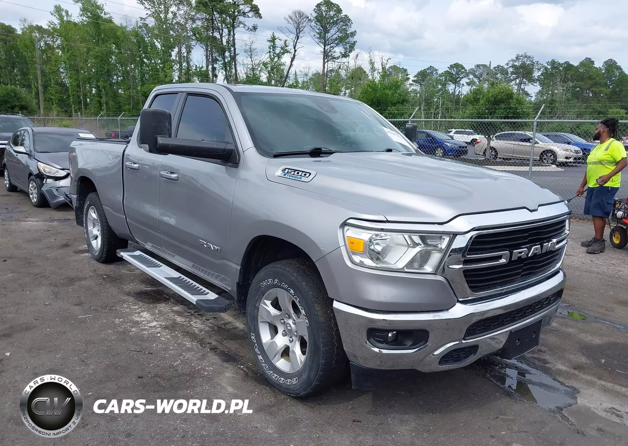 2021 Ram 1500 Lone Star 4X4 6'4 Box – zdjęcie 1 z 15