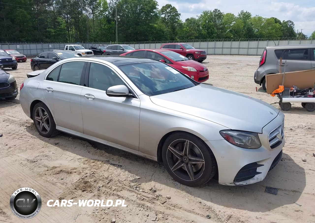 2018 Mercedes-Benz E 300 – zdjęcie 1 z 17