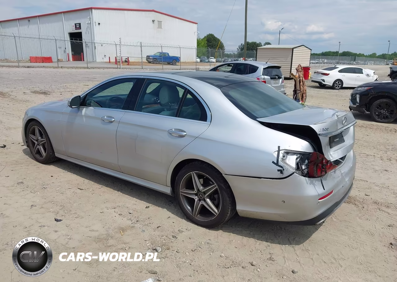 2018 Mercedes-Benz E 300 VIN:WDDZF4JB5JA310773 - 3