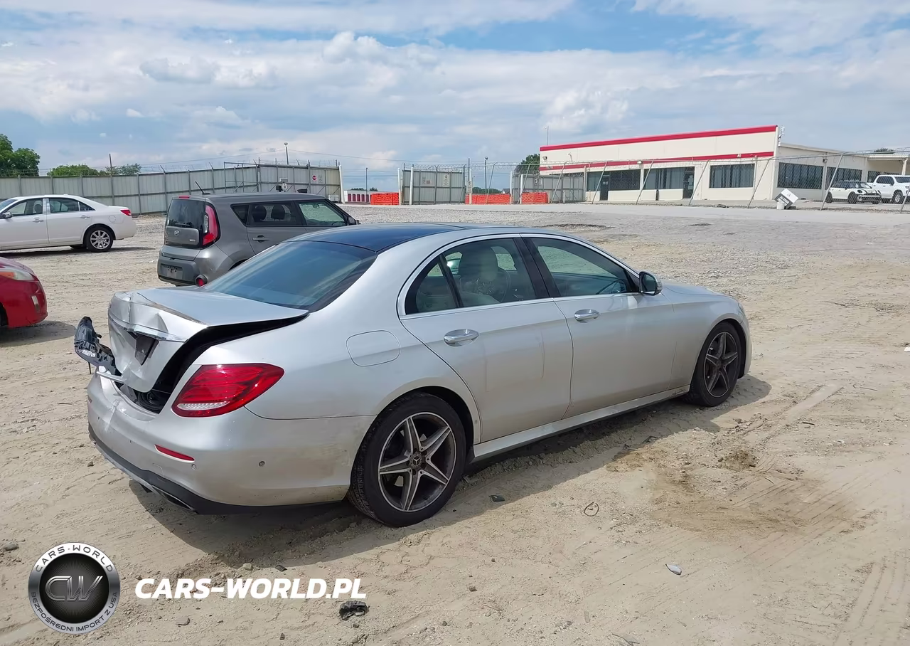 2018 Mercedes-Benz E 300 VIN:WDDZF4JB5JA310773 - 4