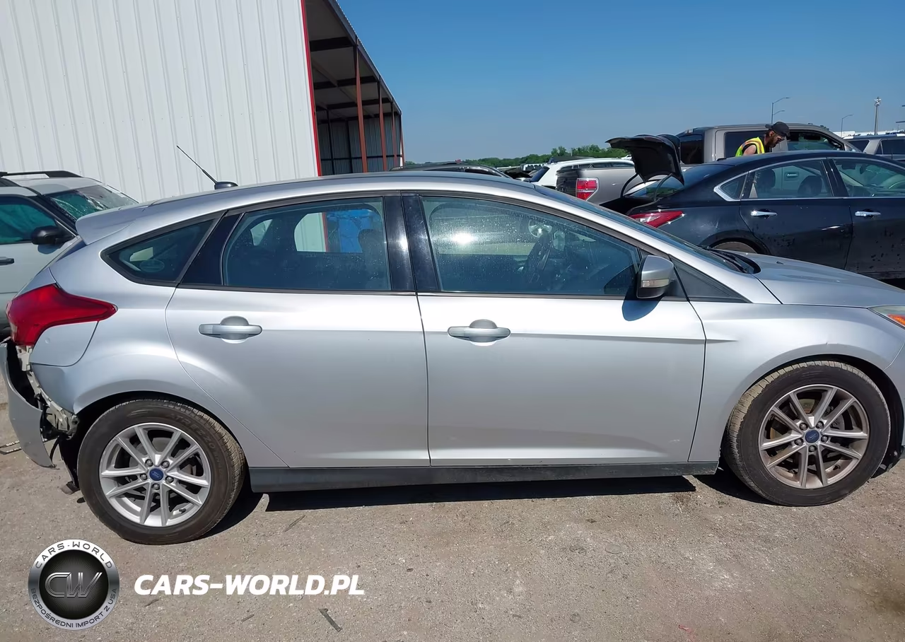 2016 Ford Focus Se VIN:1FADP3K25GL374759 - 13