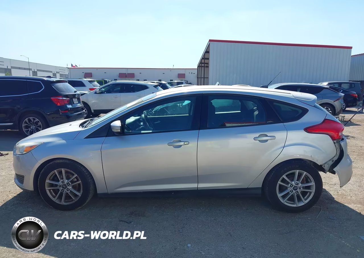 2016 Ford Focus Se VIN:1FADP3K25GL374759 - 14