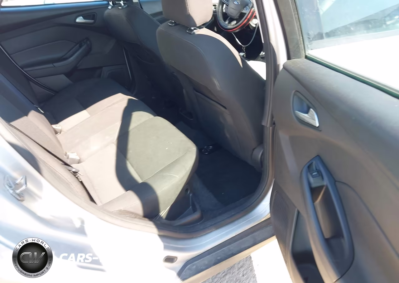 2016 Ford Focus Se VIN:1FADP3K25GL374759 - 8