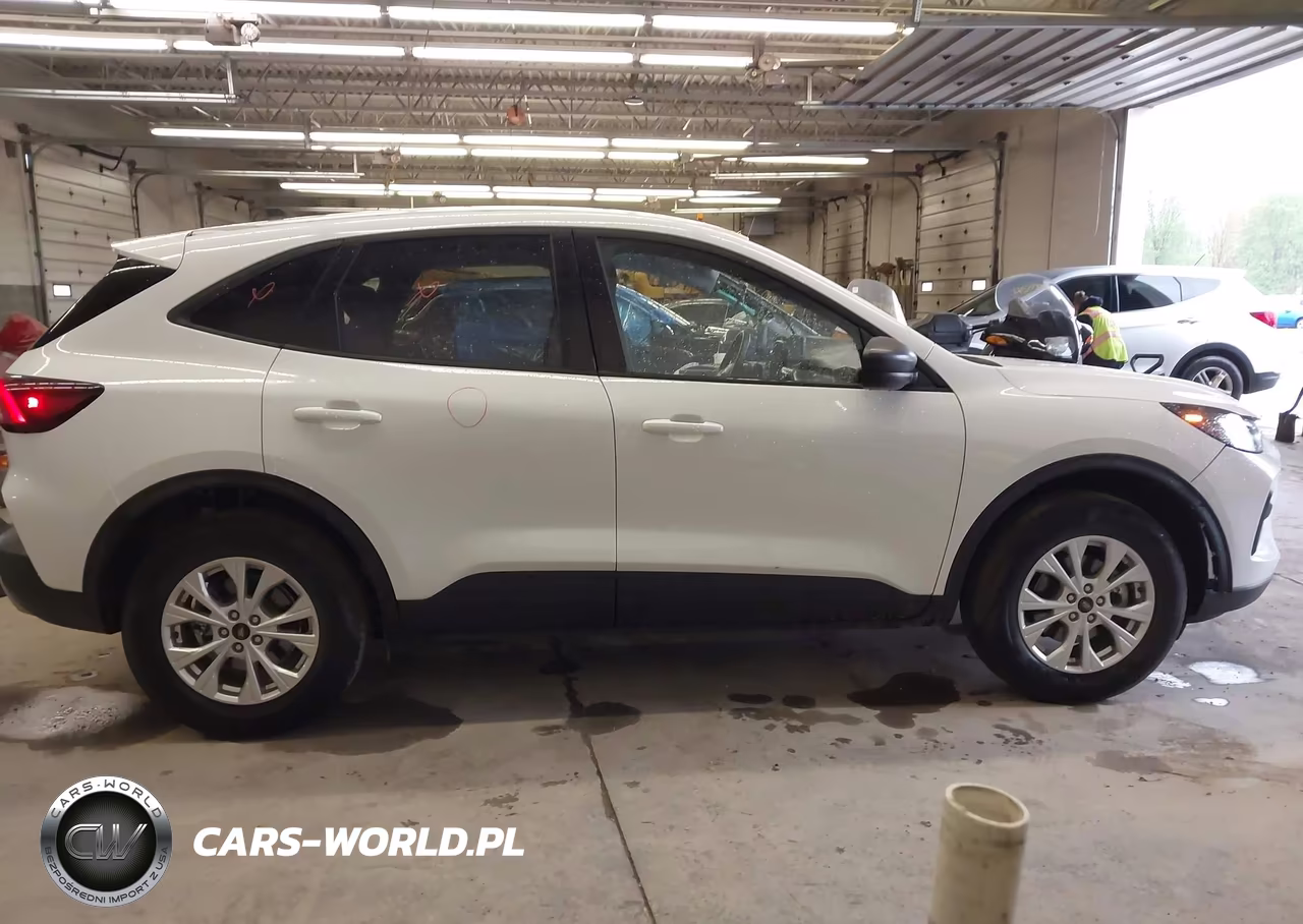 2025 Ford Escape Active VIN:1FMCU9GN9SUA50605 - 14