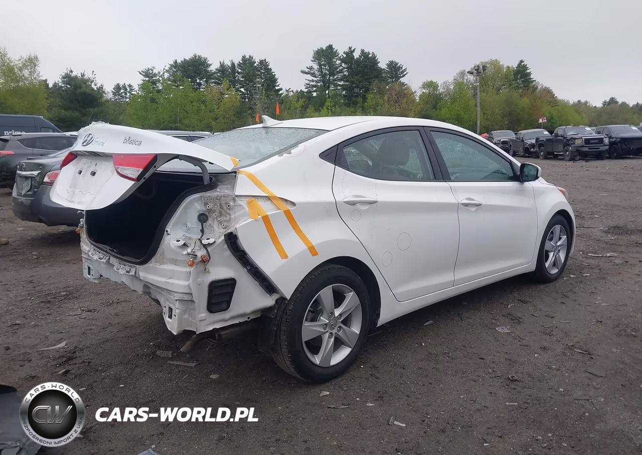 2013 Hyundai Elantra Gls VIN:5NPDH4AE4DH212405 - 4