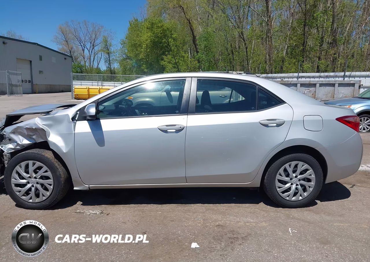 2017 Toyota Corolla Le VIN:2T1BURHE7HC880987 - 15